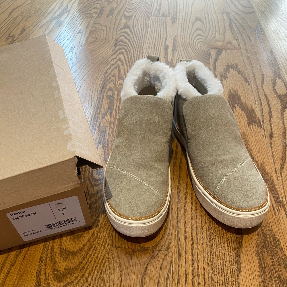 Tom’s Paxton Faux Fur Shoe- Women’s size 8 in Cobblestone